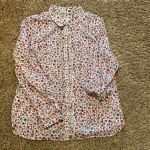 Fun floral print button down for spring 🌺